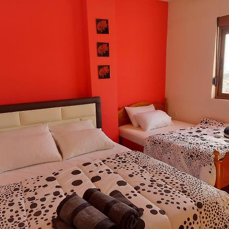 Geni Apartment Korça Exteriör bild