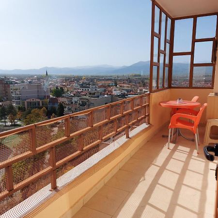 Geni Apartment Korça Exteriör bild