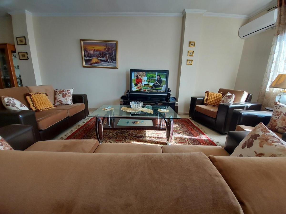 Geni Apartment Korça Exteriör bild