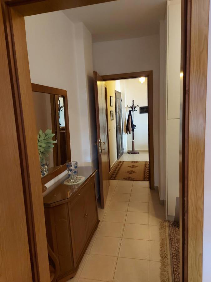 Geni Apartment Korça Exteriör bild