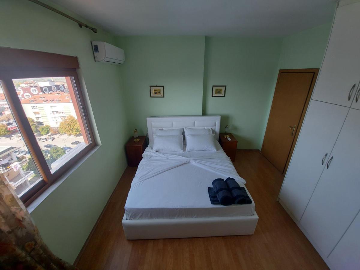 Geni Apartment Korça Exteriör bild